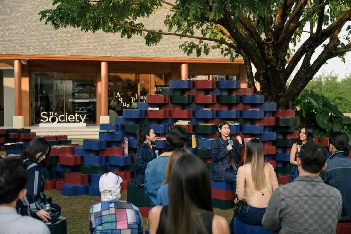 แสนสิริ X PIPATCHARA เปลี่ยนขยะแหอวนเป็นประติมากรรมกลางแจ้ง