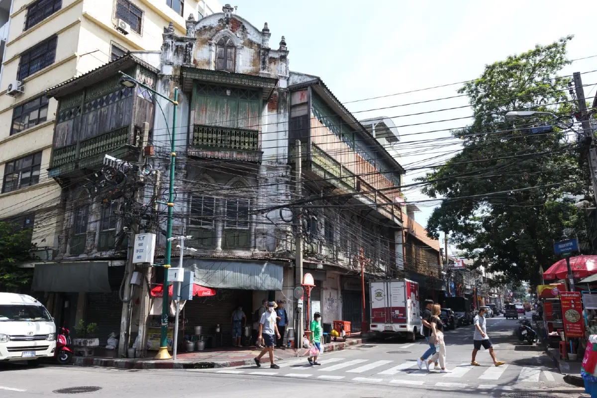 “ทรงวาด” ในมือคนรุ่นใหม่ วาดย่านเก่า สร้างเศรษฐกิจจากเรื่องเล่า