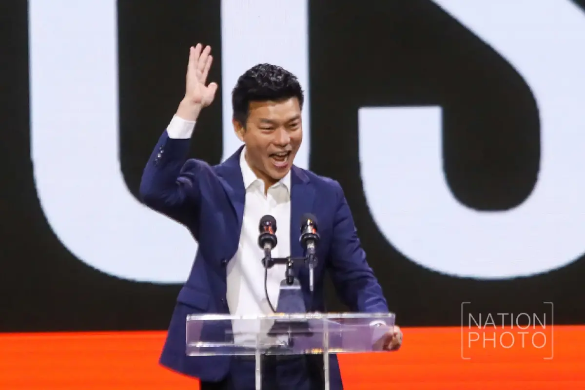 '2 ก๊ก' ชิงอำนาจ 'ซ้ายใหม่' VS 'บ้านใหญ่' มีของ