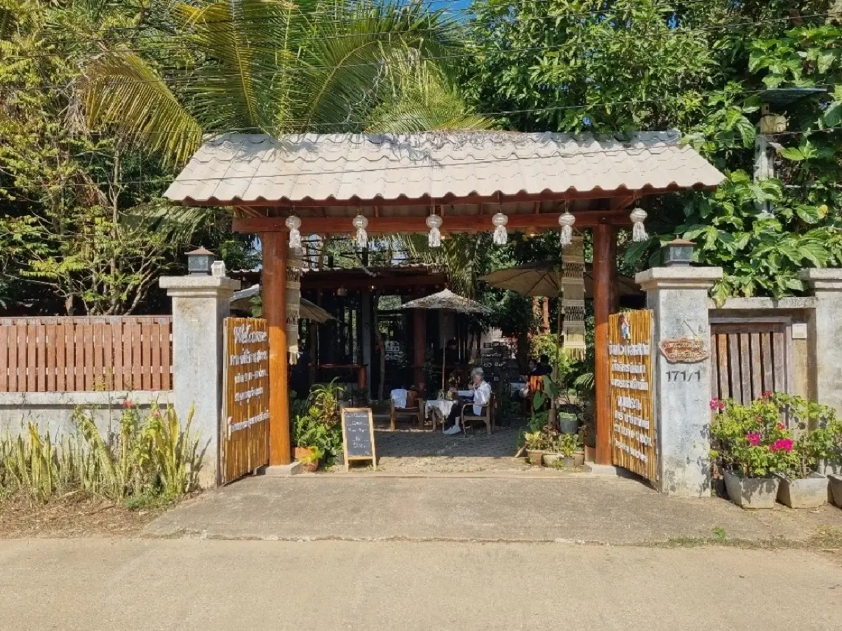 ‘พิกุล’คาเฟ่และสวนผักของคนรักสุขภาพ อ.เสริมงาม จ.ลำปาง