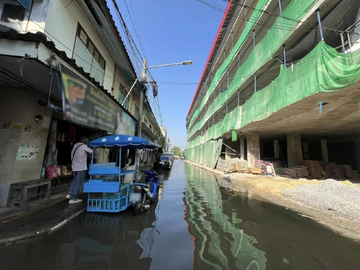 เช็กเส้นทาง น้ำทะเลหนุนสูง สมุทรสงคราม น้ำท่วมกลางเมืองแม่กลอง