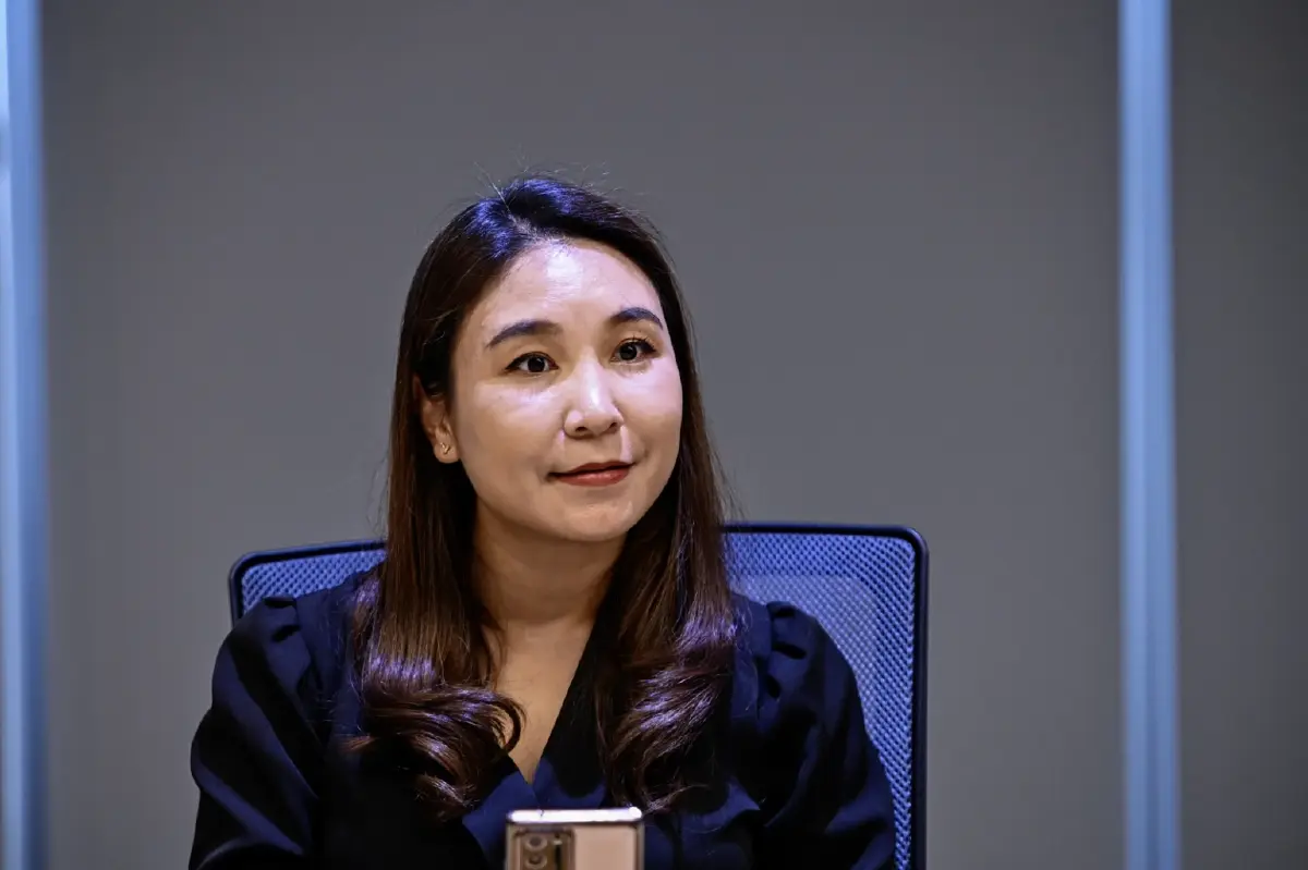 ‘ธนาธร’ ควง ‘ทีมเศรษฐกิจประชาชน’ โชว์แผนบริหาร ดันลงทุน 5 แสนล้าน – อัด 2.5 แสนล้านช่วย ‘SME’   