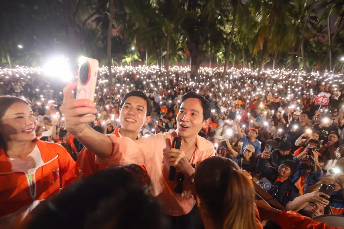 'พิธา' ปลุกคลื่นส้มถล่มชลบุรี ภารกิจล้มยักษ์ ปชน.ยึด รมว.แรงงาน