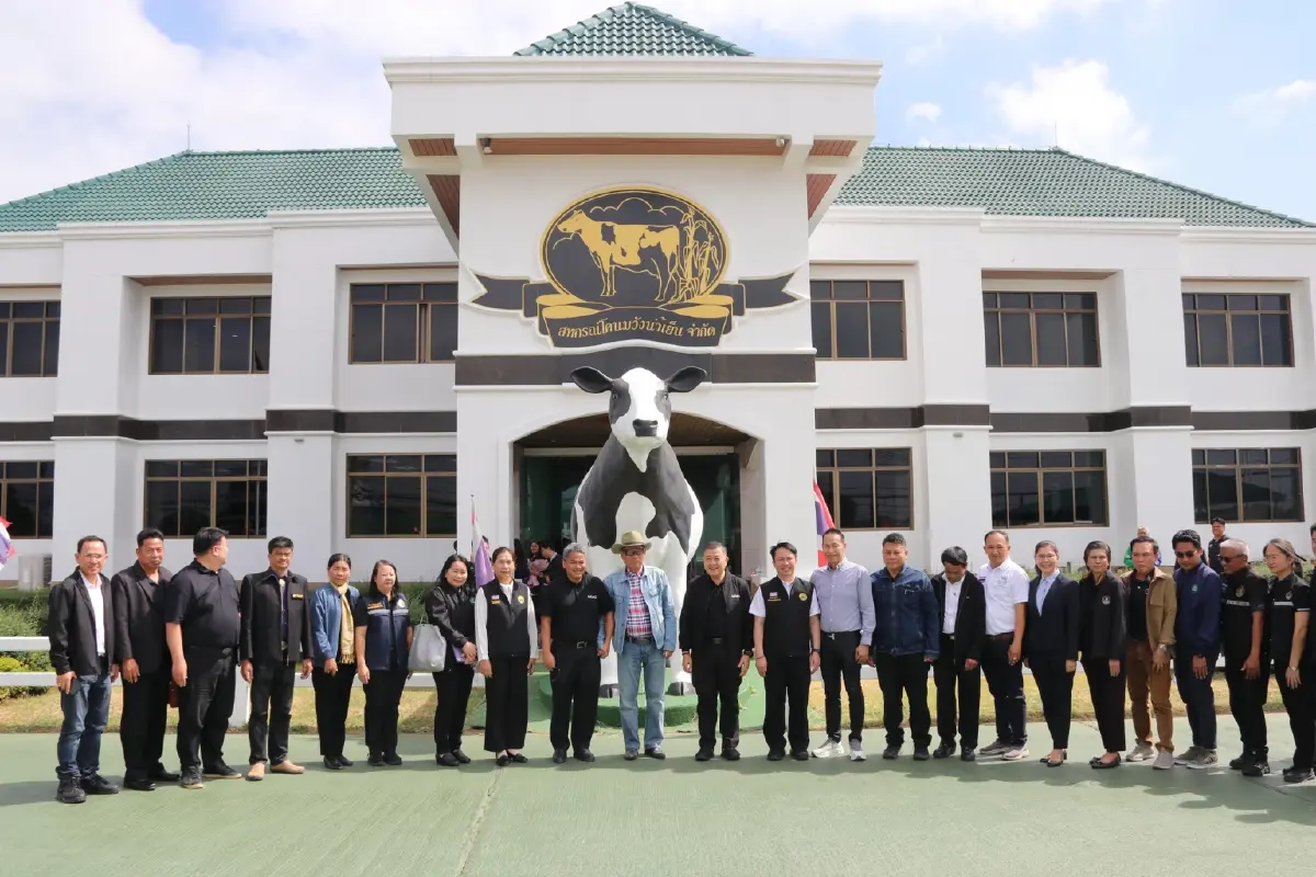 รายใหญ่ ช่วย รายเล็ก แก้ปัญหาน้ำนมดิบล้น เล็งปรับโครงสร้าง อสค. แก้สภาพคล่อง