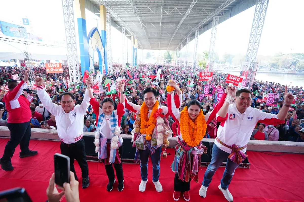 ‘ยศชนัน’ ปราศรัยโคราชถึงถิ่น ‘โกศล’ ย้ำแจกเงินล้าน ปราบทุนเทา