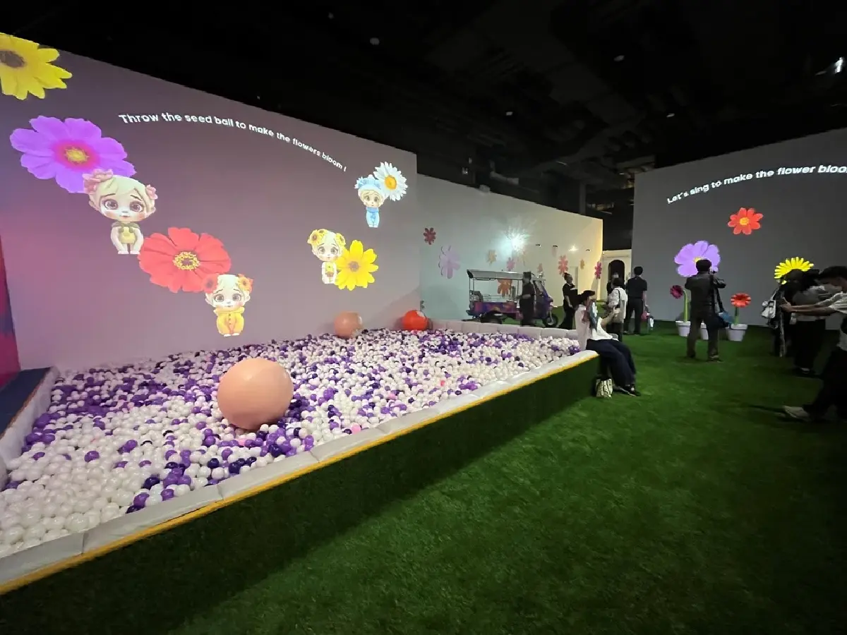 BLOOM in Four Seasons นิทรรศการศิลปะดิจิทัล อิมเมอร์ซีฟ อบอุ่นใจ