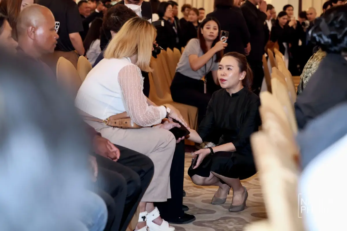 30 ครอบครัวเหยื่อเครนถล่มทับรถไฟ รับมอบเงินเยียวยารายละ 1.49 ล้าน