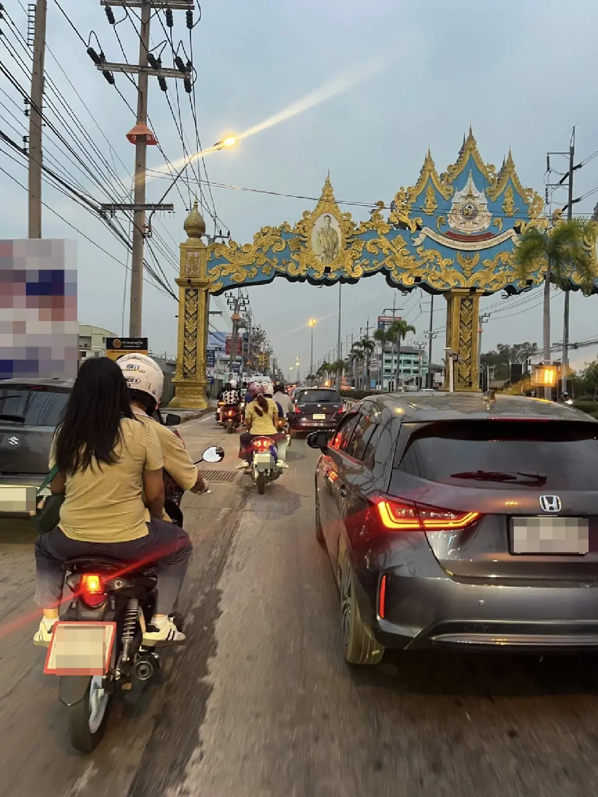 คนสมุทรปราการ เช็กเส้นทาง รถติดแล้ว ถนนแพรกษา มีซ่อมถนน เลนขวา