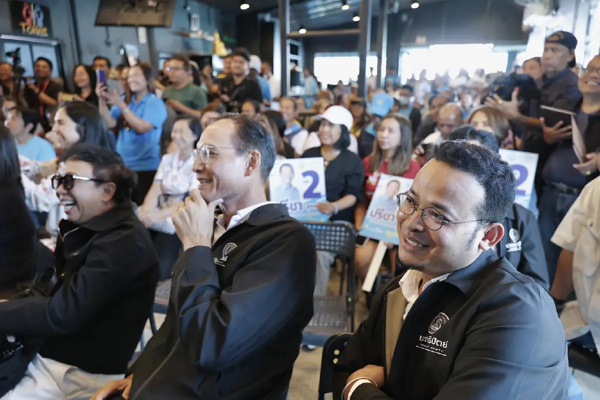 'อภิสิทธิ์' นำทีมเปิดตัว 9 ผู้สมัครสส.สงขลา  ชู'ไทยหายจน ด้วยคนทำเป็น'