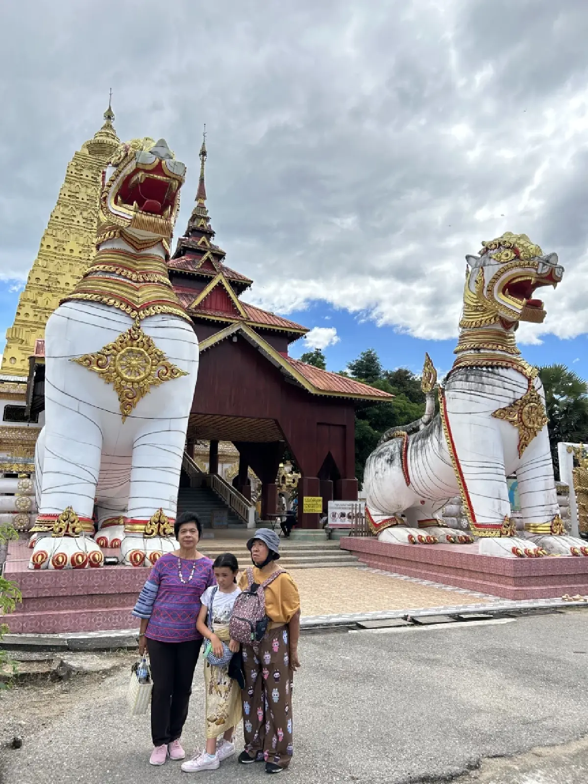 ชวนเที่ยว 'สังขละบุรี' เมืองสามหมอก ดินแดนสามวัฒนธรรม