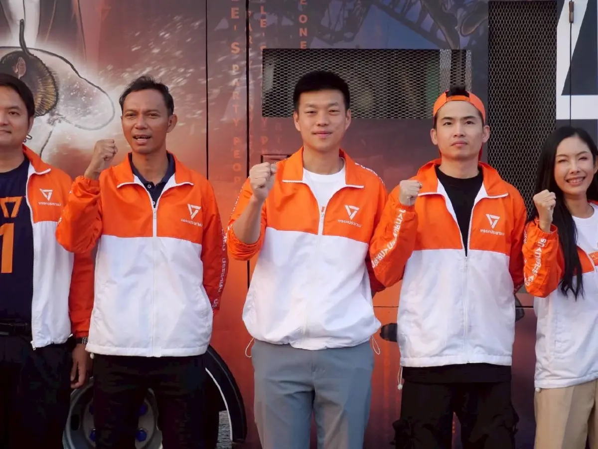 'เท้ง-เอก' สตาร์ทคาราวานรถแห่ หาเสียง 77 จว. ไม่ประมาทแม้โพลนำ