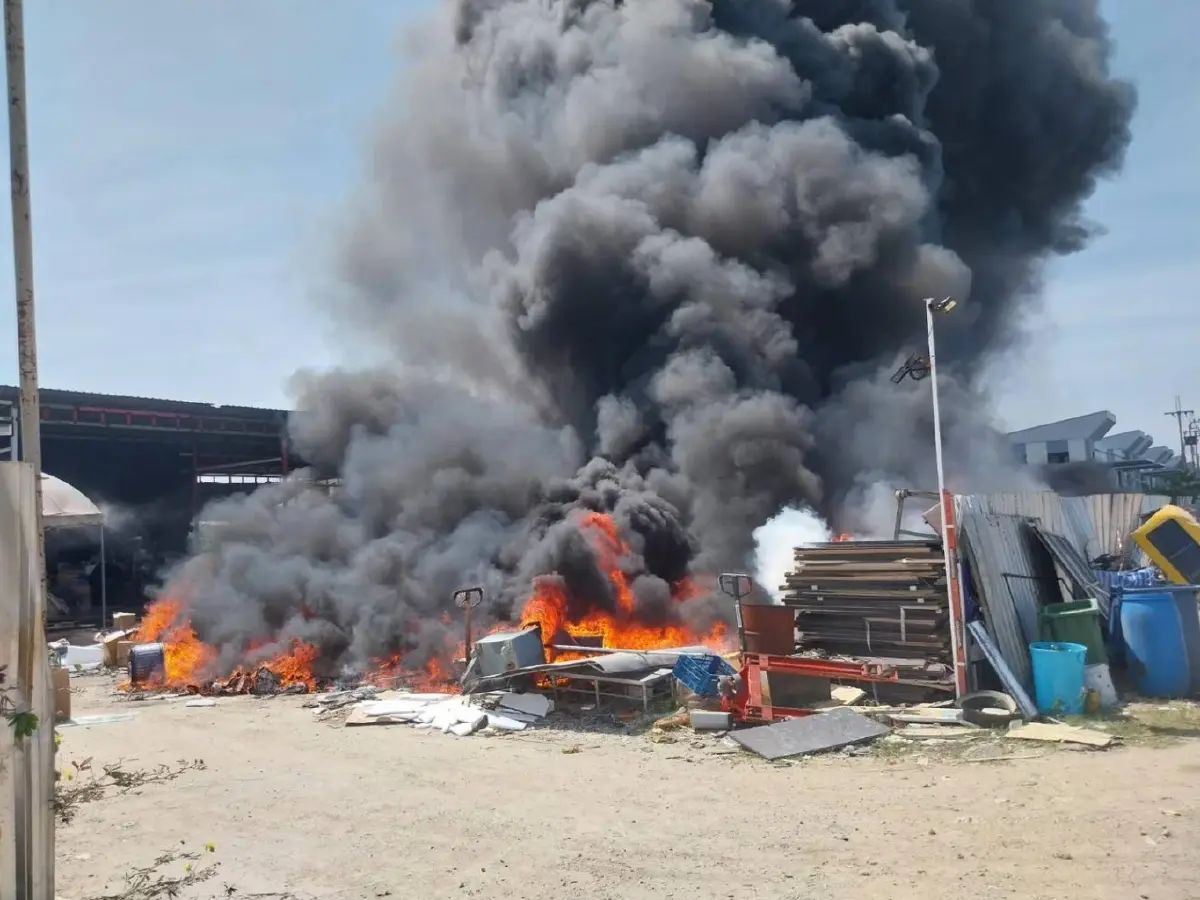 สมุทรปราการ ไฟไหม้อีกแล้ว ร้านรับซื้อของเก่า ซอยยิ่งเจริญ บางพลี