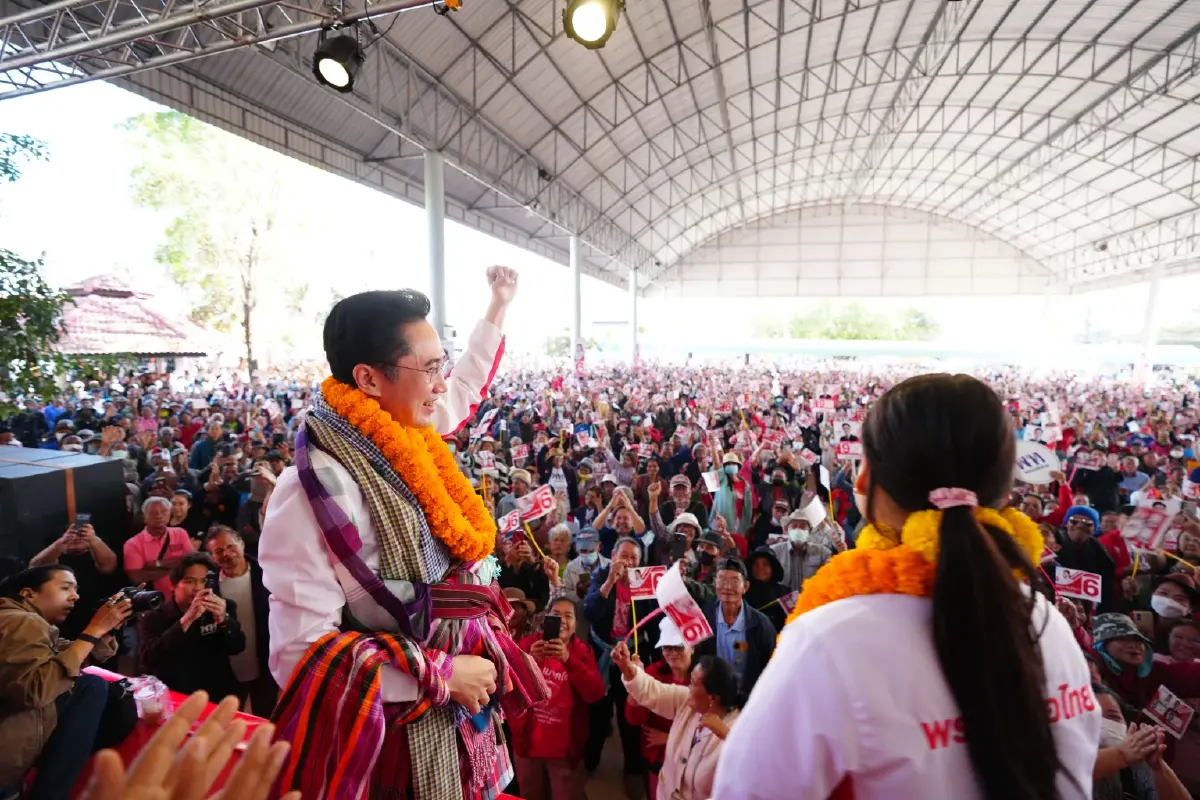 ‘ยศชนัน’ ปราศรัยร้อยเอ็ด ชูแจกเงินล้านวันละ 9 คน จัดระบบภาษี