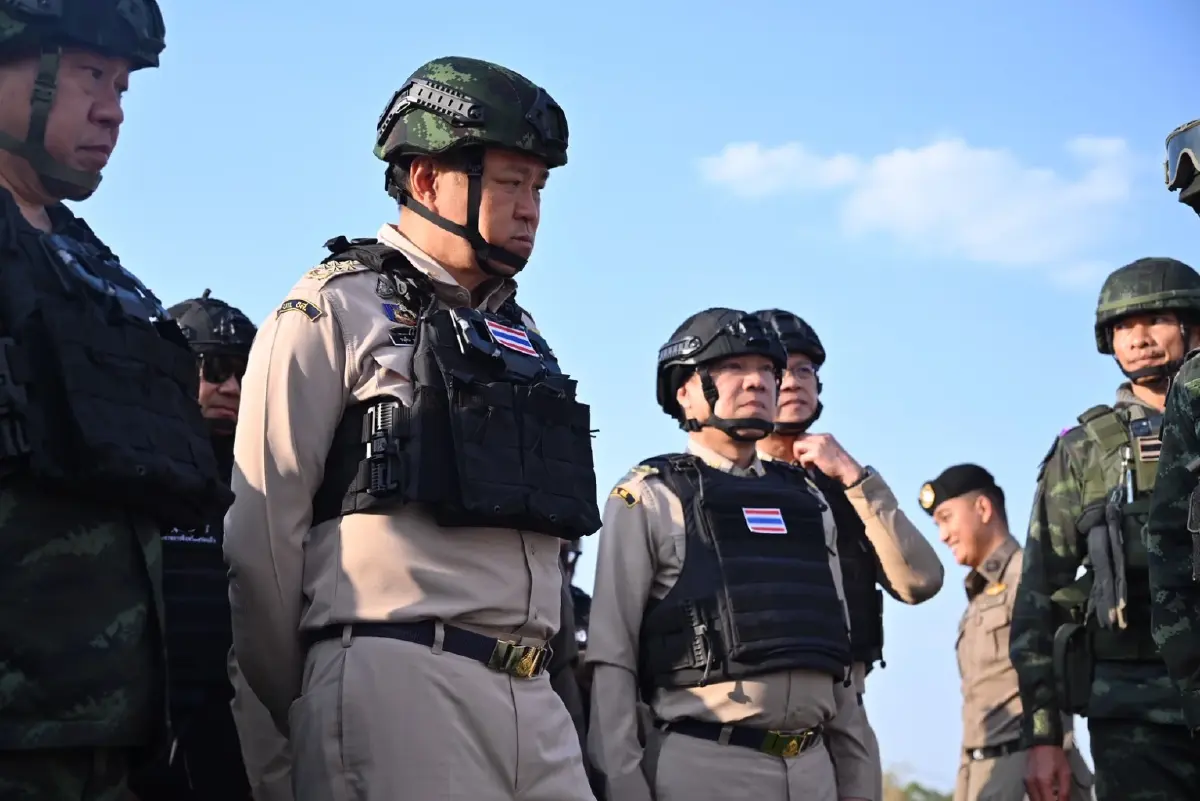 ‘อนุทิน’ ลงพื้นที่ชายแดน พบปะ ปชช. สั่งเร่งเยียวยา เผย ควบคุมสถานการณ์ได้