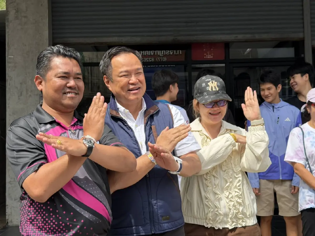 'อนุทิน' ช่วย 'คงกฤษ' หาเสียงระนอง  ชู 'คนละครึ่งพลัส–แลนด์บริดจ์'