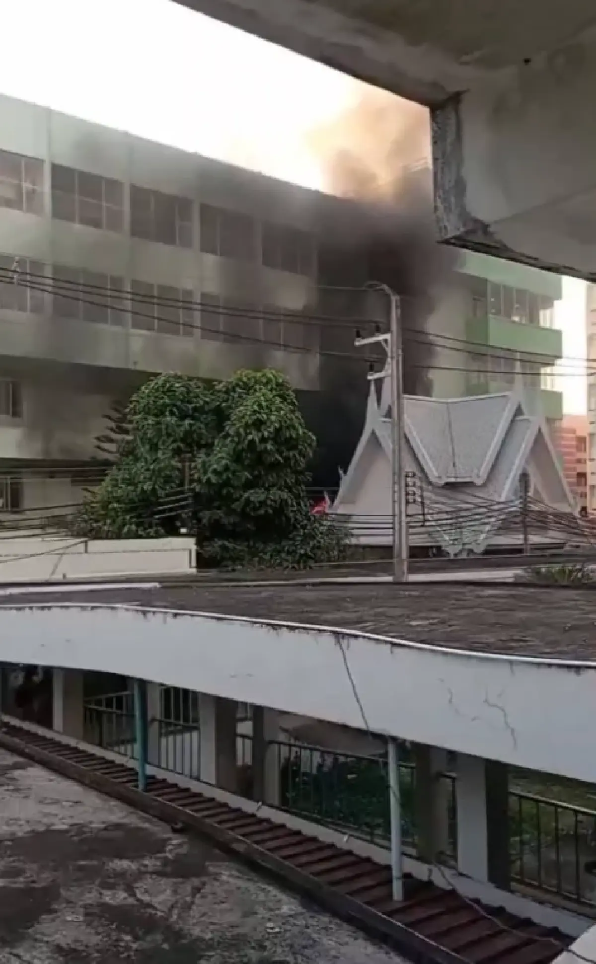 ไฟไหม้ชั้น 2 รพ.แพร่ สั่งอพยพผู้ป่วยด่วน กอ.ปภ.เฝ้าระวังใกล้ชิด