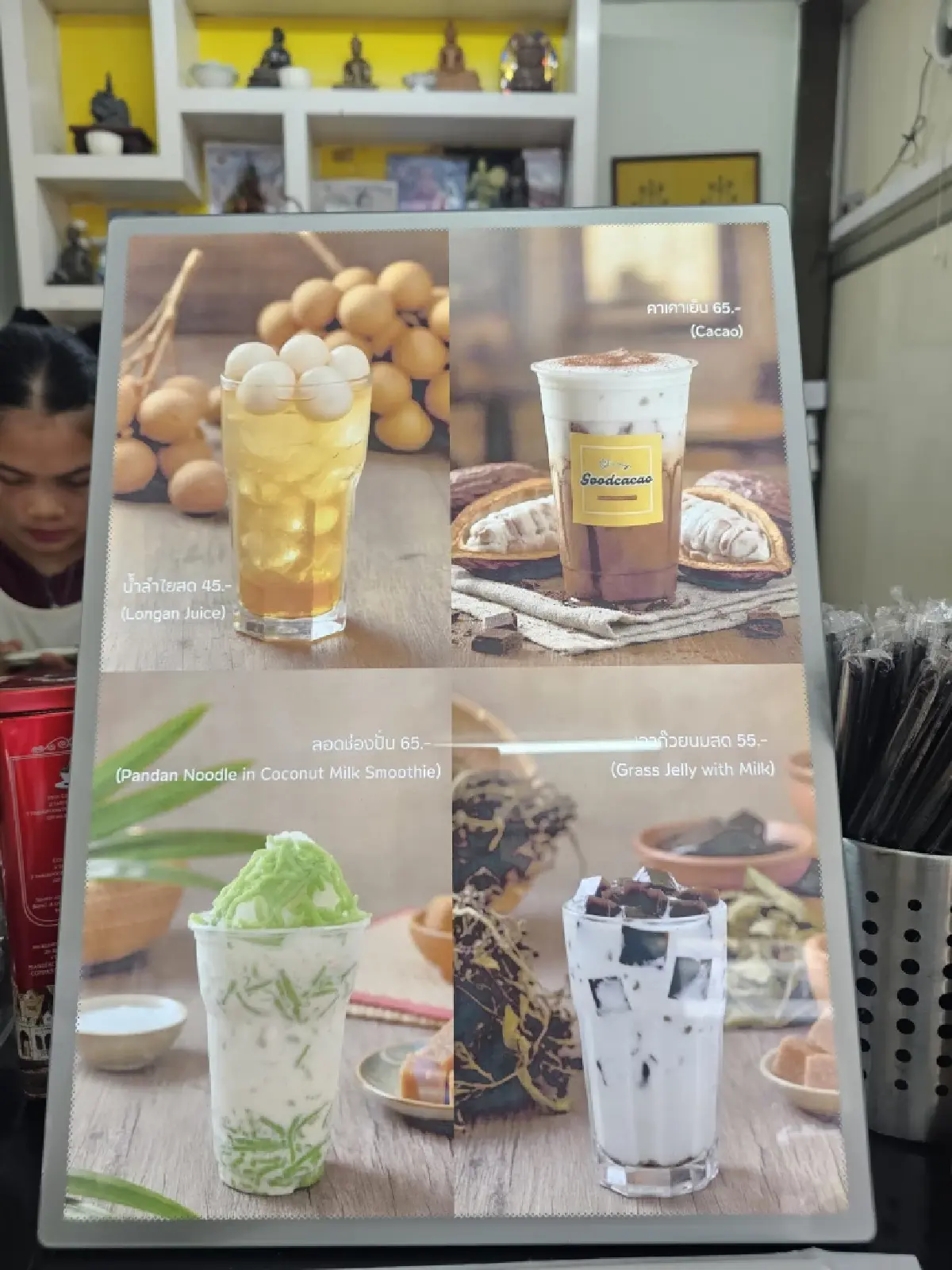 ‘เส้นหมี่ผัดกระเฉดกุ้ง’ ที่ ‘ร้านที.สพูน’ ซอยจุฬาฯ 50 รสชาติถูกใจ