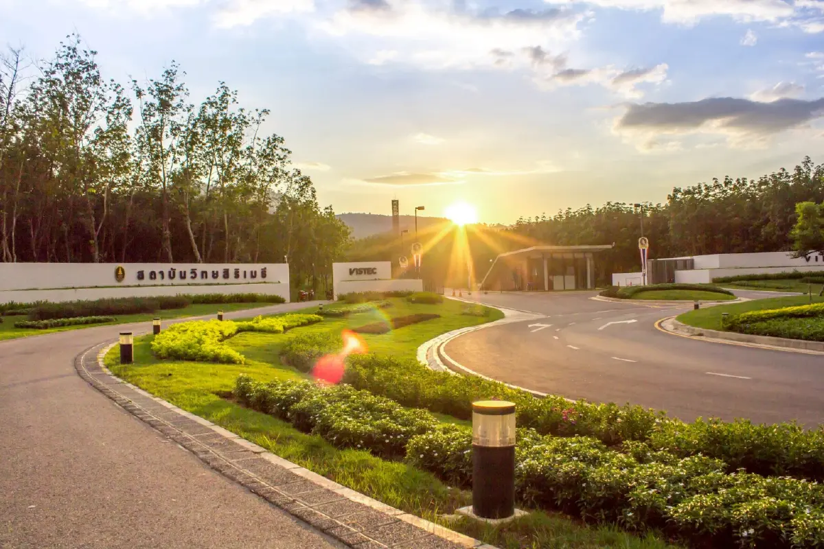 สมเด็จพระกนิษฐาธิราชเจ้าฯ พระราชทานปริญญาบัตรแก่ผู้สำเร็จการศึกษาสถาบันวิทยสิริเมธี