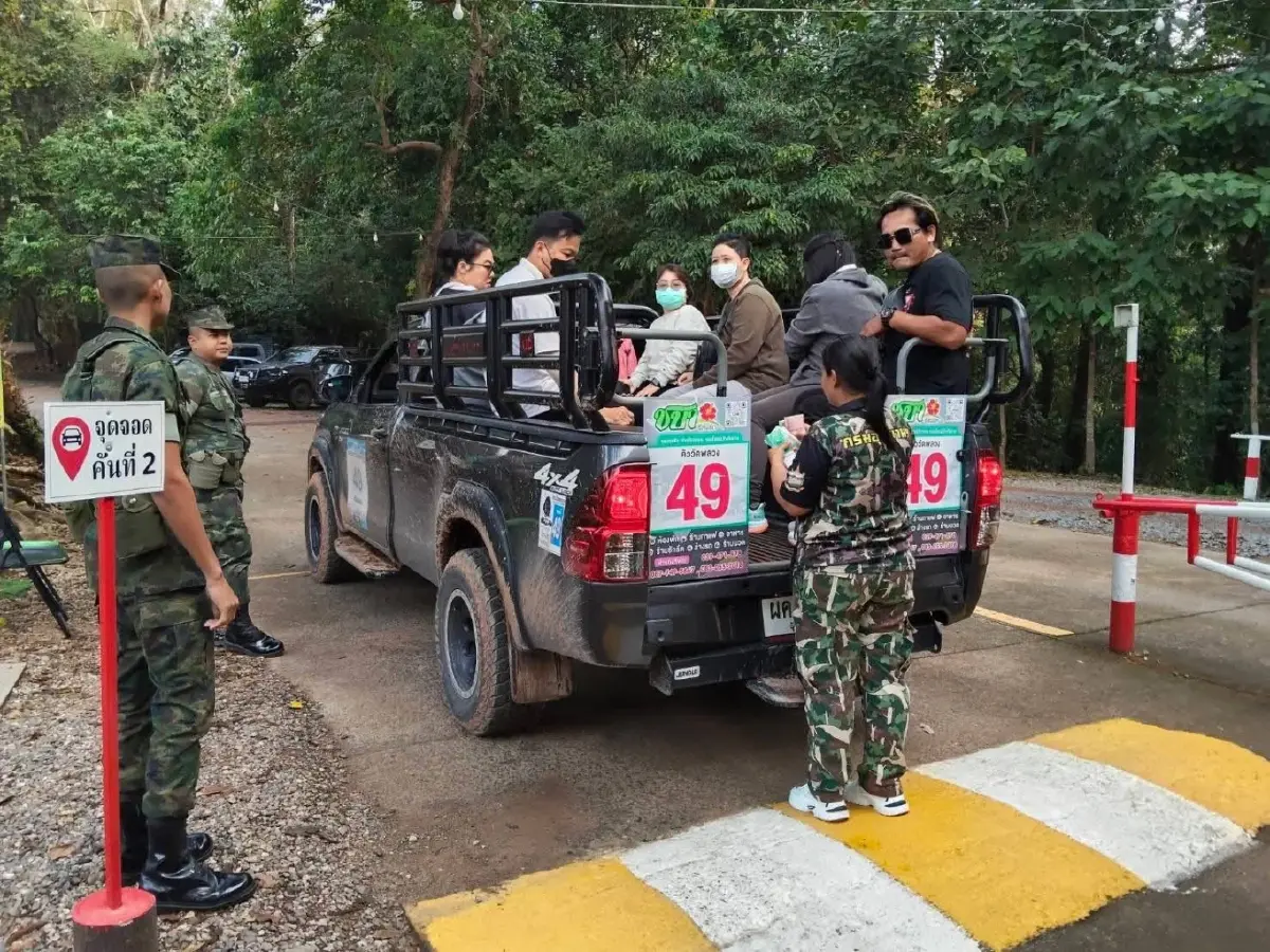 วันแรกคึกคัก! แห่นมัสการรอยพระพุทธบาทเขาคิชฌกูฏ เข้มมาตรการความปลอดภัย