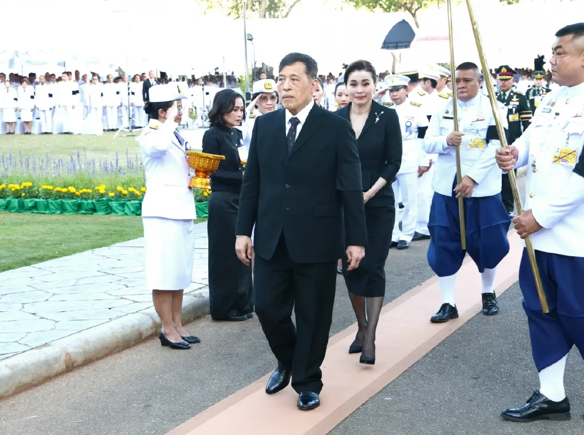 ในหลวง-พระราชินี ทรงเปิดสวนสุขภาพสราญจิต ณ เขื่อนวชิราลงกรณ
