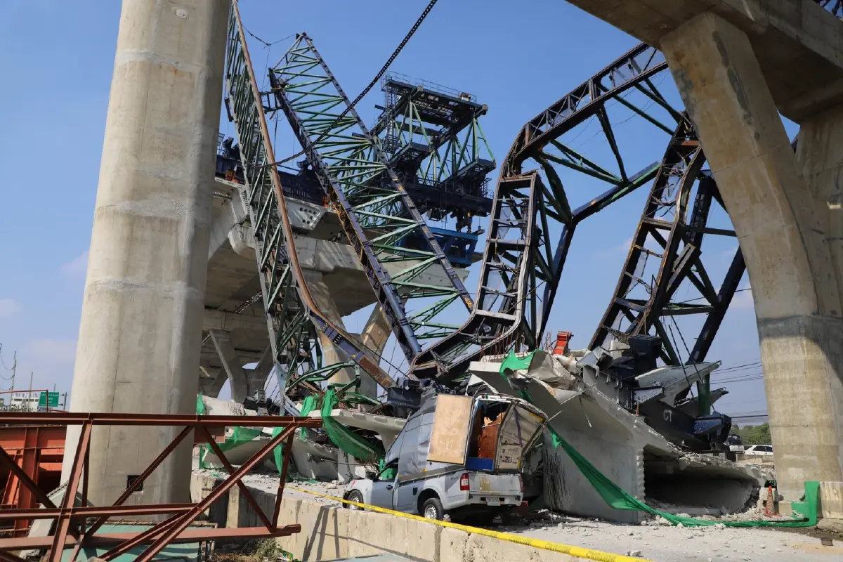 เครนถล่มพระราม 2 อัปเดตล่าสุด ตาย 2 เจ็บ 2 ผู้ว่าฯสมุทรสาครระดมทีมช่วย