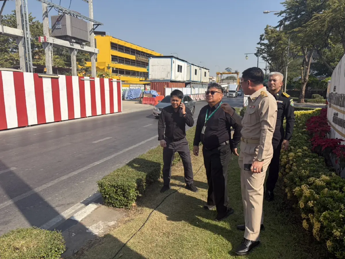 เช็กแล้ว! สะพานลอยศึกษานารีปลอดภัย ใช้งานปกติ หลังรถเฮี๊ยบชน