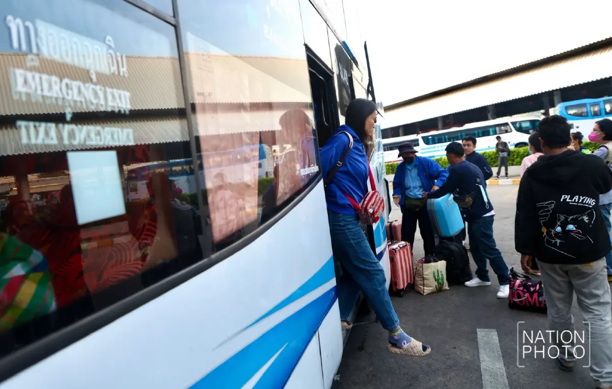 คนเยอะ หมอชิต 2 ประชาชนแห่กลับเข้ากรุงเทพ หลังกลับบ้านปีใหม่ 2569