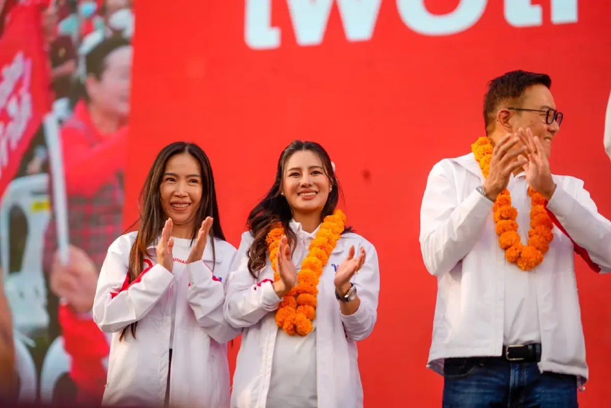 ‘เพื่อไทย’ ปราศรัยกวาด สส.เหนือ โต้ ‘ภท.’ งัดวาทกรรมขัดแย้ง