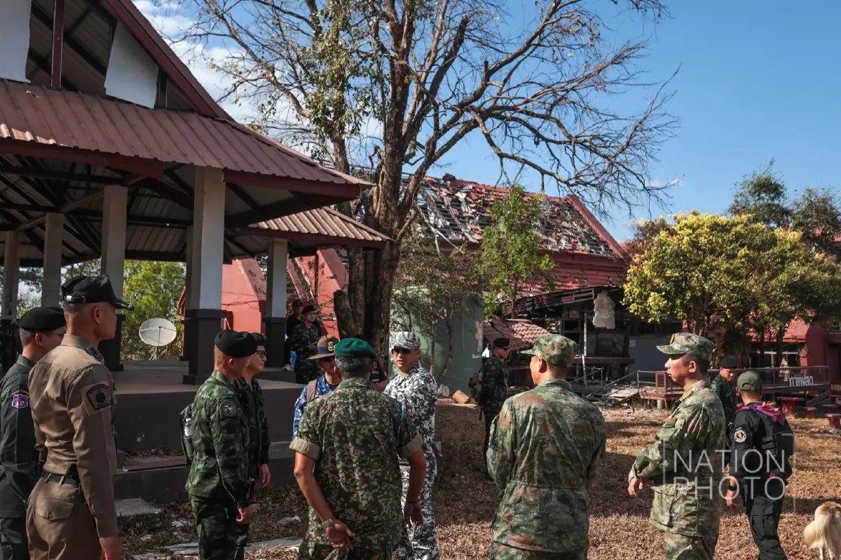 ผช.ทูตทหาร 10 ประเทศ ลงพื้นที่ผามออีแดง เยี่ยมบ้านถูกระเบิด