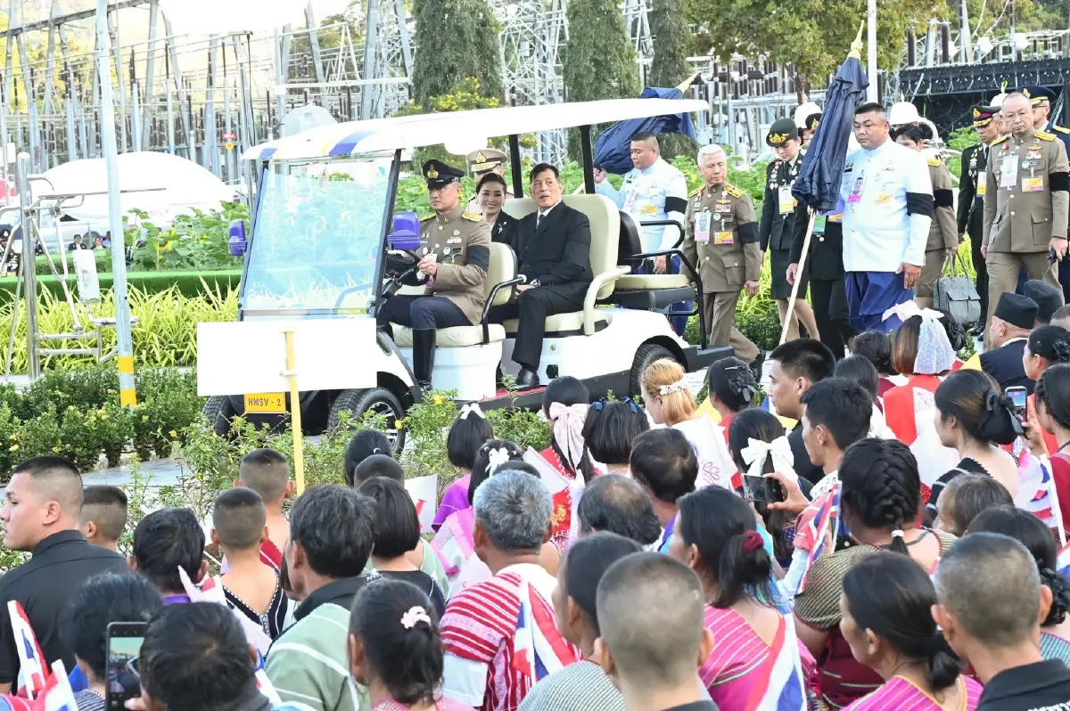 ในหลวง-พระราชินี ทรงเปิดสวนสุขภาพสราญจิต ณ เขื่อนวชิราลงกรณ