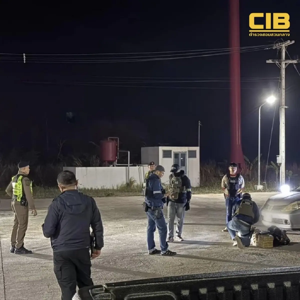 ระทึก สกัดรถต้องสงสัยสามจุด จับ 4 หญิง 4 ชาย ยึดยาบ้ากว่า 50 ล้านบาท