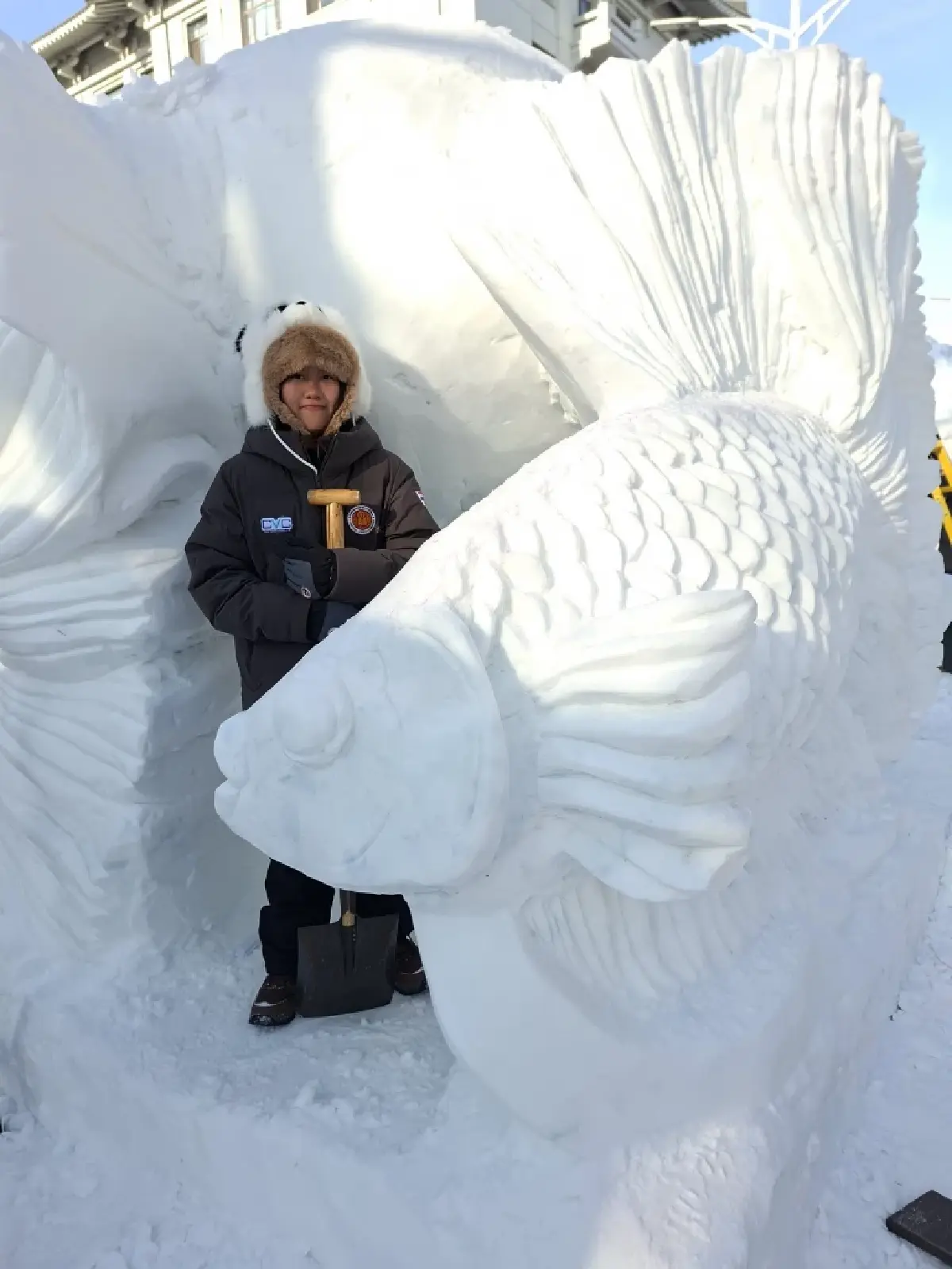 เด็กไทย ผงาดคว้าแชมป์โลก แกะสลักหิมะ 2026 โชว์ ปลากัด - เทพีแห่งน้ำ