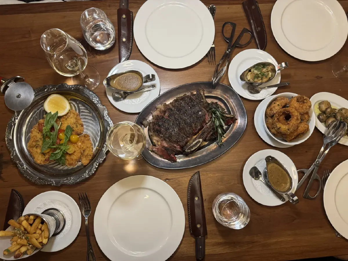 Quilombo สเต็กเฮาส์อาร์เจนตินาแท้ ในปราสาทหินกลางทองหล่อ