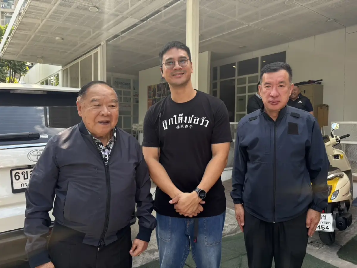 'ลุงป้อม' พาชิมก๋วยเตี๋ยว ร้าน 'น๊อต วรฤทธิ์'ไร้ ดราม่าการเมือง