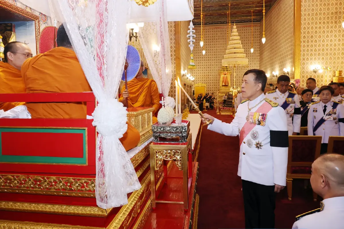 ในหลวง-พระราชินี ทรงบำเพ็ญพระราชกุศลสตมวาร ถวายพระบรมศพ สมเด็จพระพันปีหลวง