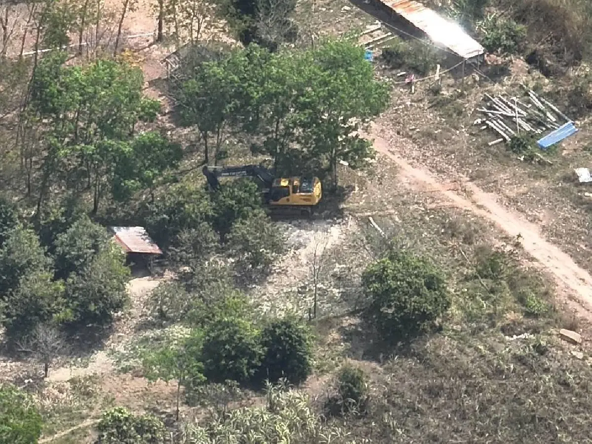 เปิดภาพ กัมพูชา ขุดคูเลต 3 พื้นที่กว่า 1 กม. ประจันหน้าทหารไทย  500 ม.