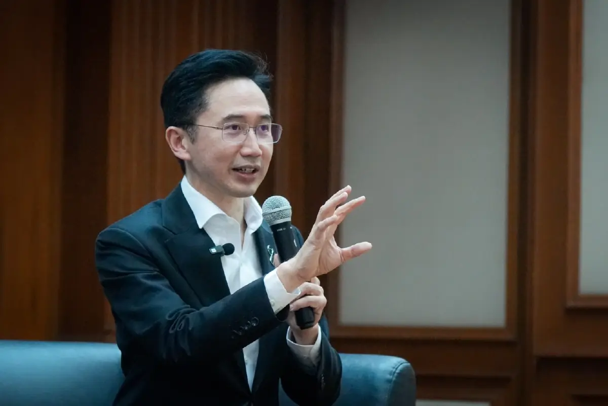 เวทีดีเบต ปั่นเรตติ้ง‘เชน’  พท.รุกอีสานแดง ชิงนำรัฐบาล