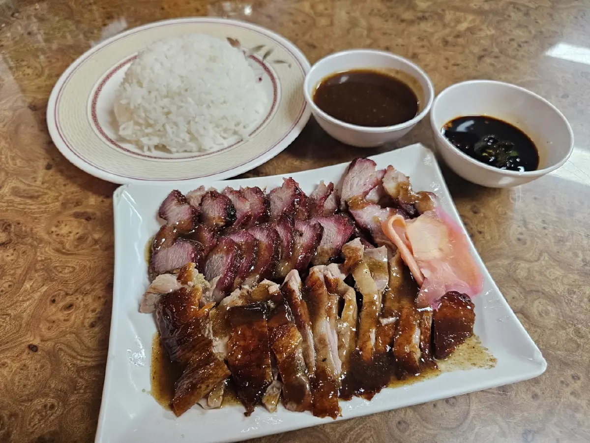 ‘ยิ่งกี่เป็ดย่างฮ่องกง’ อร่อยมาเกือบ 30 ปี มีดีกว่า ‘เป็ดย่าง’