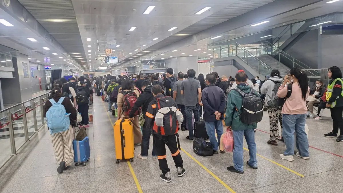 สรุปยอดเดินทางปีใหม่พุ่ง 1.4 ล้าน สายสีทองทุบสถิติ รับเคานท์ดาวน์