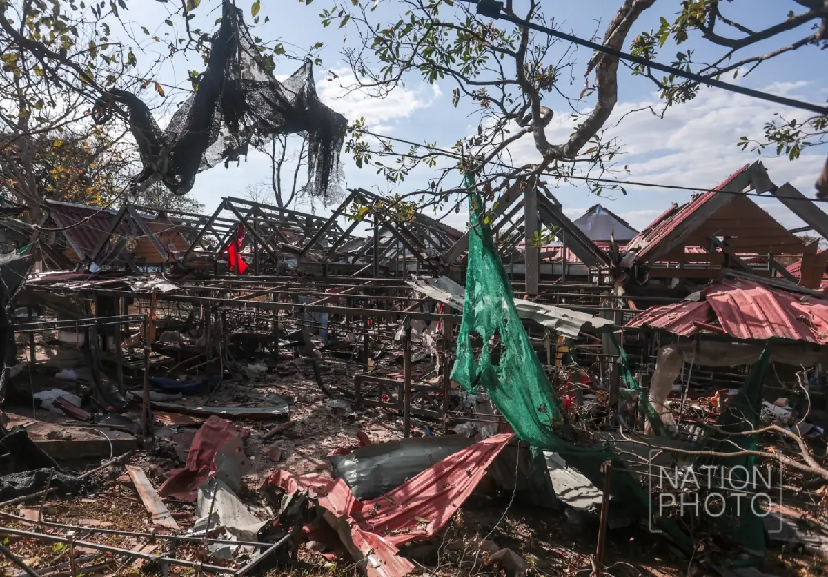 ผช.ทูตทหาร 10 ประเทศ ลงพื้นที่ผามออีแดง เยี่ยมบ้านถูกระเบิด