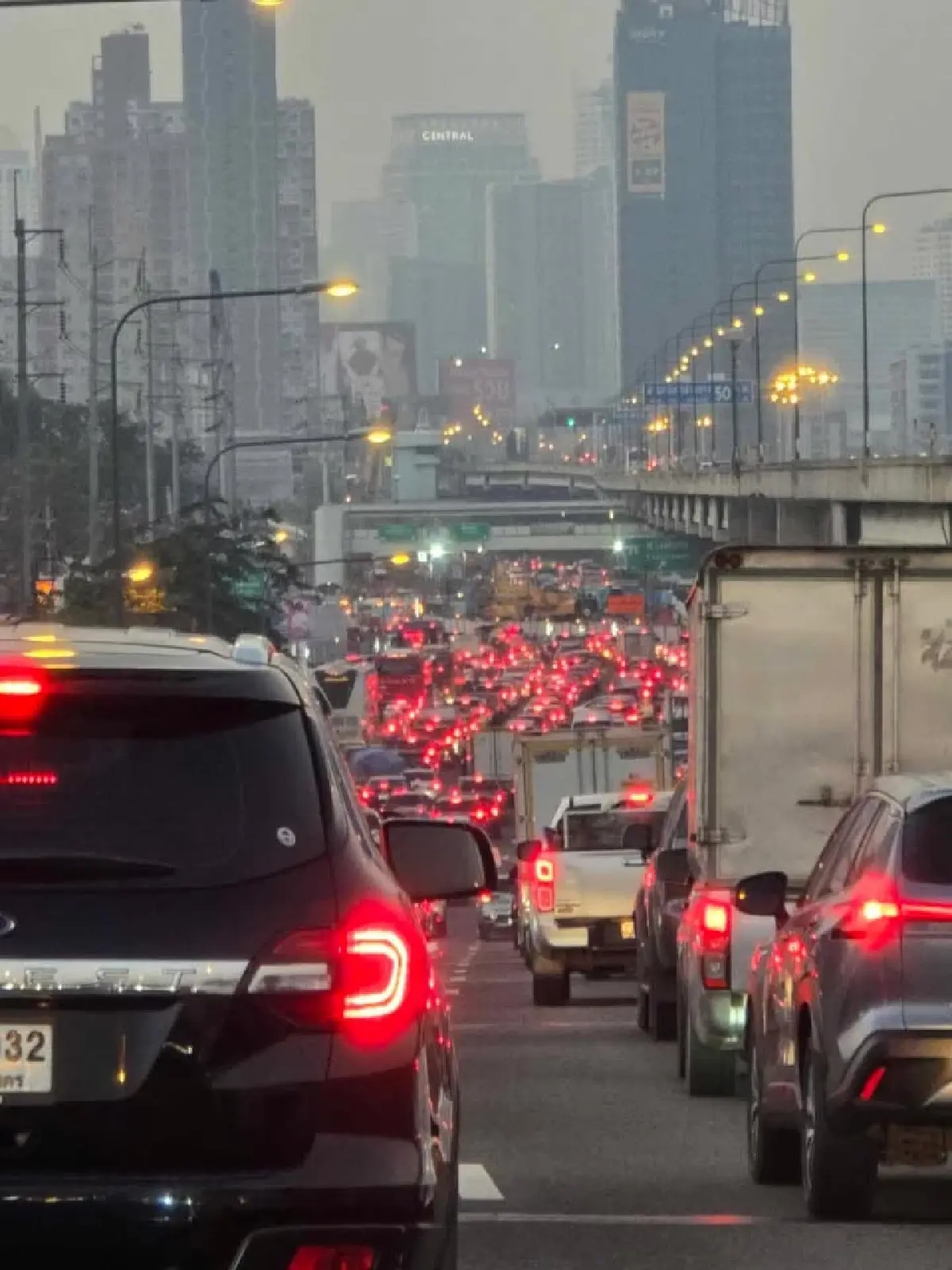 ใครใช้เส้นวิภาวดีมีหนาว รถติดแล้ว ยกระดับอุตราภิมุข (โทล์ลเวย์)