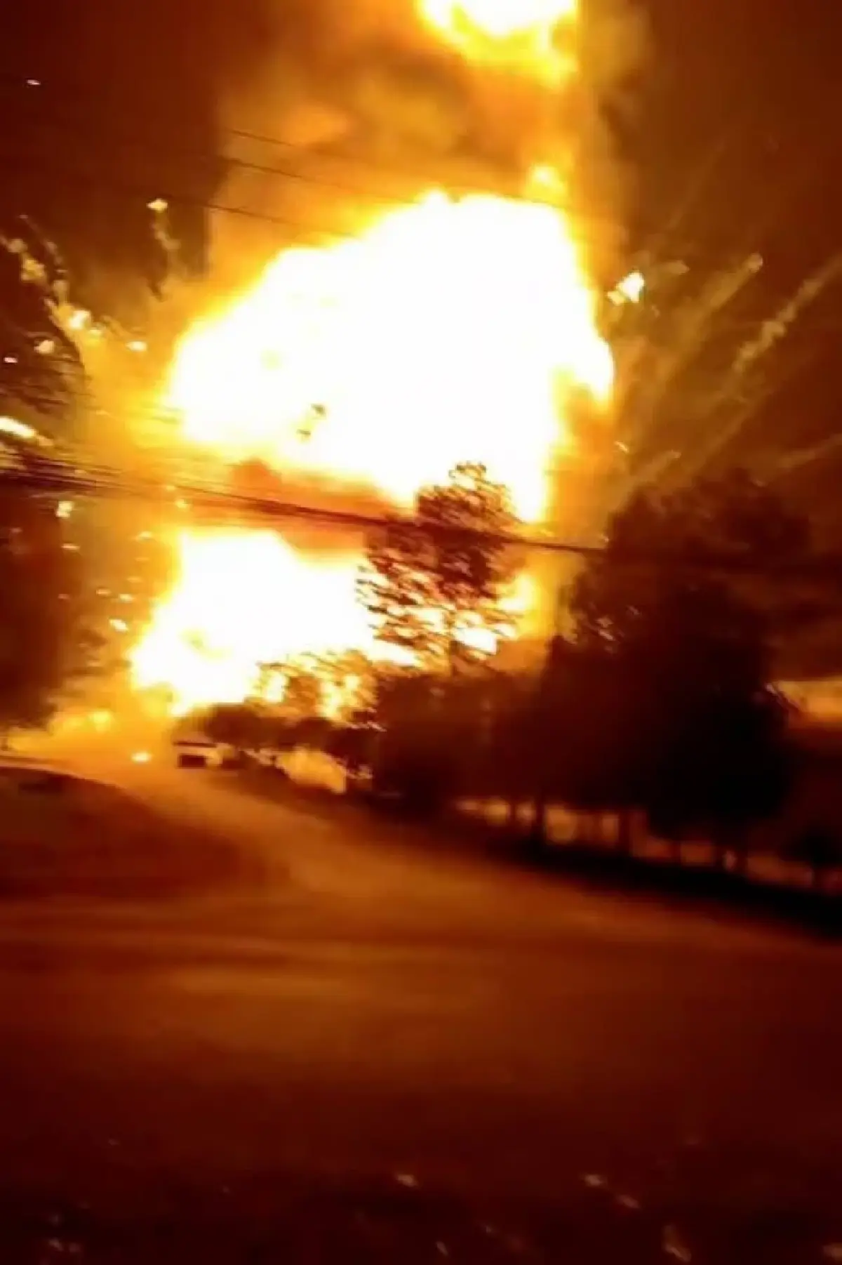 ไฟไหม้คลังอาวุธ ตชด.21 สุรินทร์ เสียงระเบิดดังสนั่น เร่งคุมเพลิง