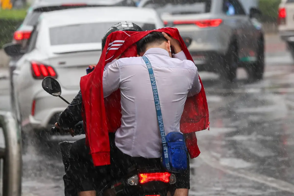 เตรียมรับมือ พายุฤดูร้อน ลูกแรกปี 69 ถล่ม 4 ภาค ฝนตกหนัก ลมแรง ฟ้าผ่า