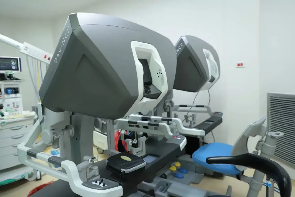 แม่นยำ 100%! รพ.ธรรมศาสตร์ฯ ผ่าตัดหัวใจด้วยหุ่นยนต์ Da Vinci Xi สำเร็จ