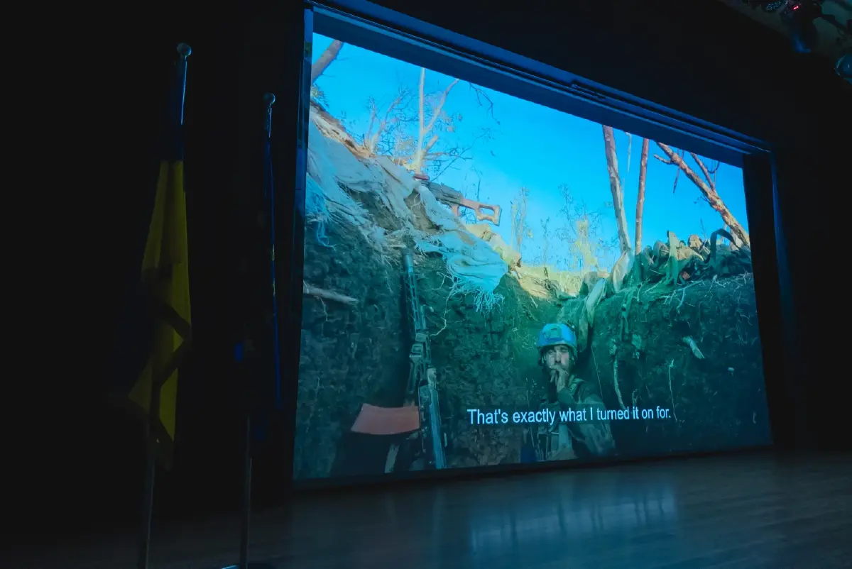 สถานทูตอียู-ยูเครน ร่วมฉายภาพยนตร์รำลึก 4 ปี รัสเซียรุกราน