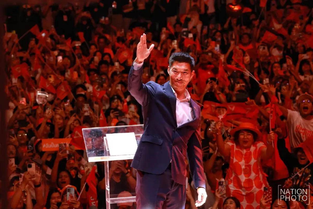 ‘ธนาธร’ ชวนทำภารกิจ 100 ปีอภิวัฒน์สยาม ให้สำเร็จในรุ่นเรา