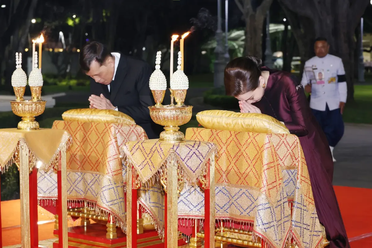 ในหลวง-พระราชินี ทรงประกอบพระราชพิธีสังเวยพระป้าย เนื่องในเทศกาลตรุษจีน 2569