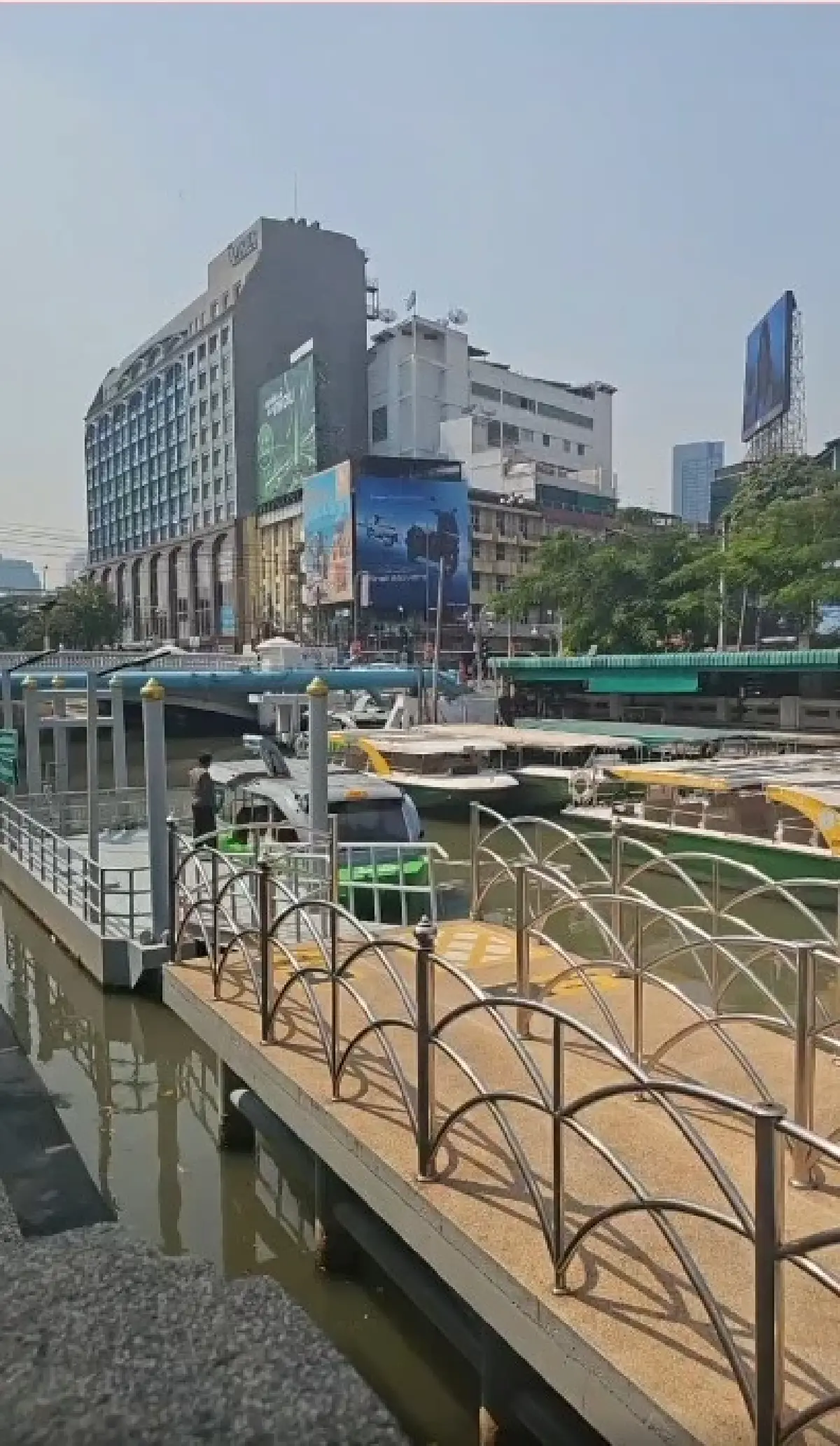 14 จุดเช็กอิน คลองผดุงฯ นั่งเรือแท็กซี่ไฟฟ้า เที่ยวบางลำพูฟรี!