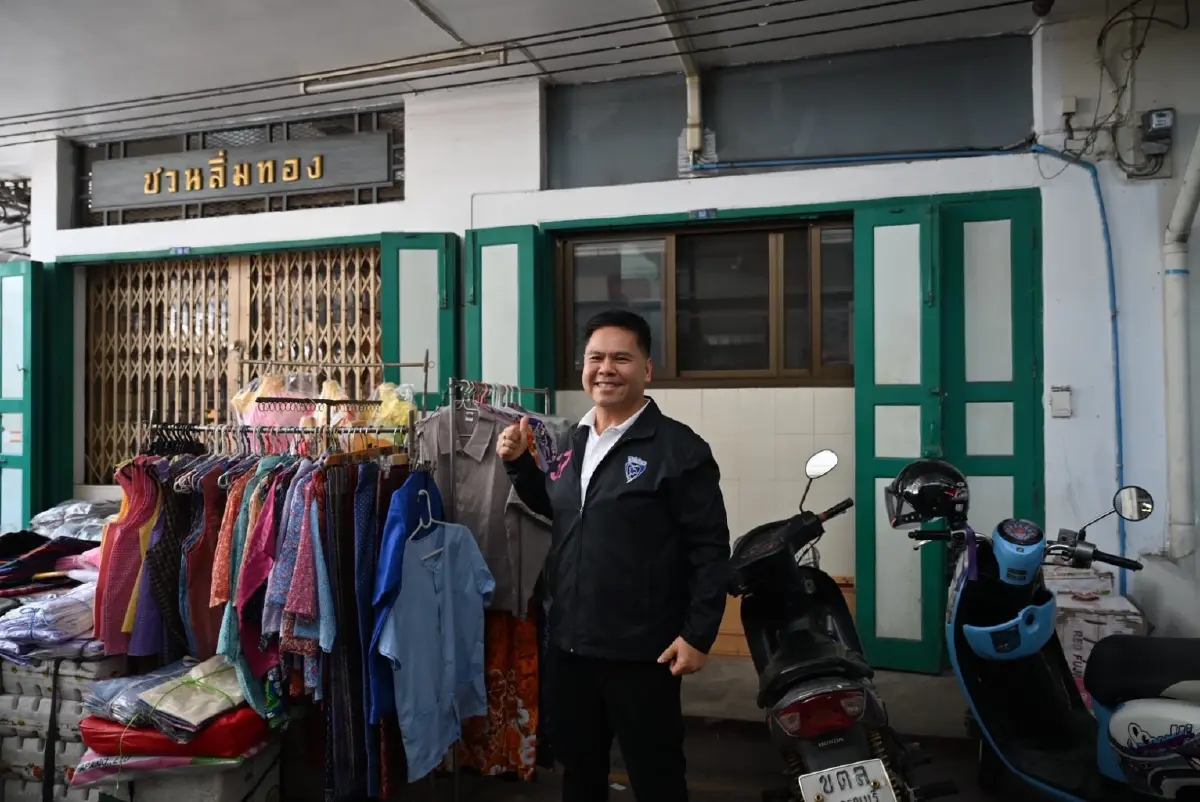 'วราวุธ' หาเสียงตลาดกลางสุพรรณบุรี ปชช.ขอให้ทำงานดีกว่าเดิม