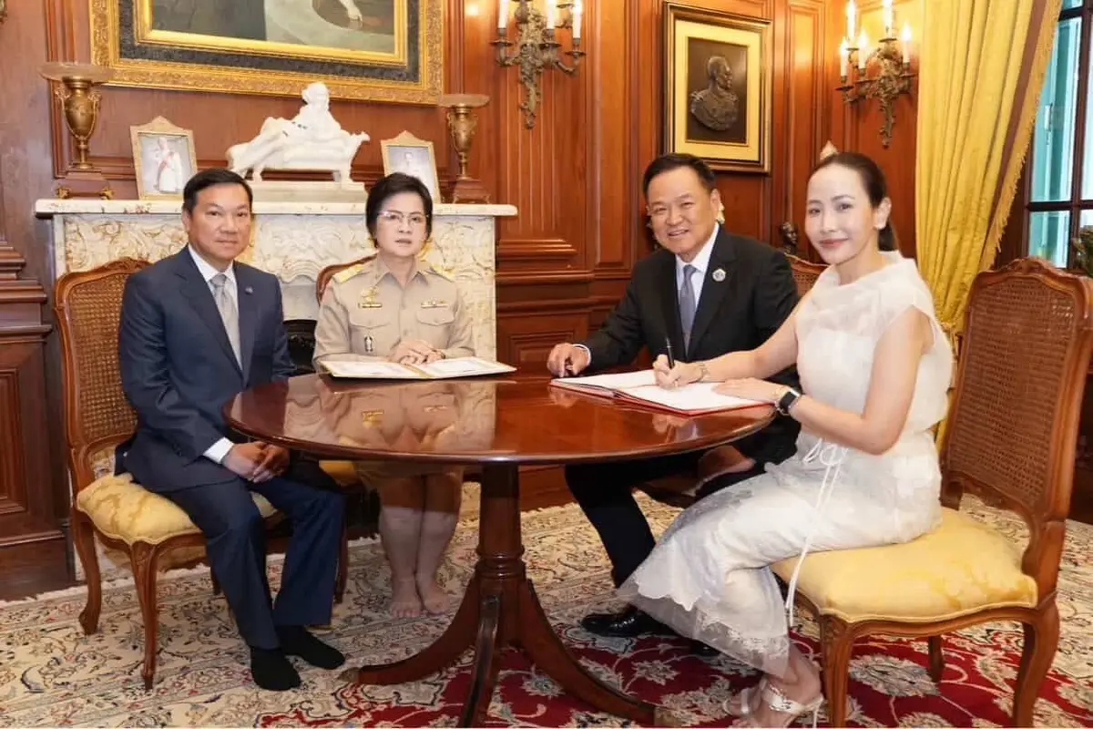 ‘อนุทิน’ จดทะเบียนสมรส ‘จ๋า ธนนนท์’ หวานชื่น 13 ก.พ.ถือฤกษ์มงคล